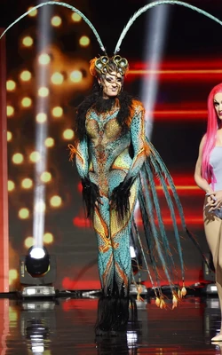 DayaBettyShowdownLook