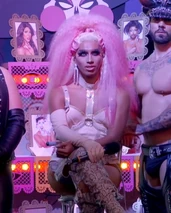 Look de jurado invitado