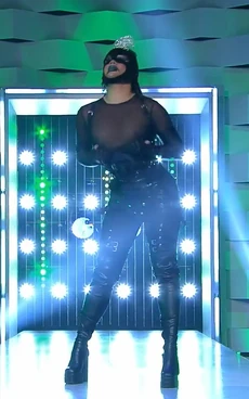 AlmightyAphroditeyNightAtTheCastleLook