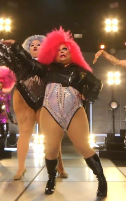 GingerShowUpQueenLook