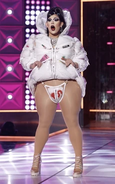 SalinaEsTittiesPufferLook2