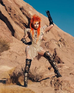 AlyssaHunterShoulderPadsLook