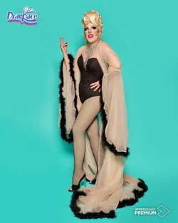 VaniaVainillaTalentShowLook