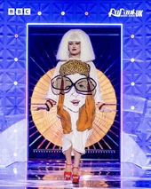 Look de 'AbFab: Night of a Thousand Sweetie Darlings'