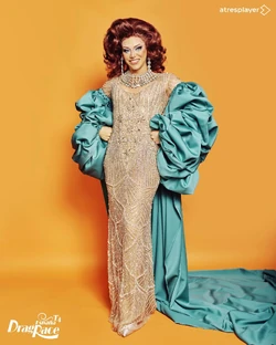 MarianaStarsAwardShowLook