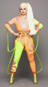 Look de 'Weird Science: Genetically Modified Drag Queens