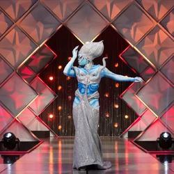 MakaylaCoutureAlienSuperstarLook