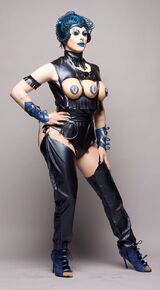 Look de 'Bond Girl Glamourama' – Triple Tatas