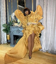 JuneShoulderPadsLook.jpg (341 KB) Unaired Shoulder Pads Look