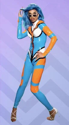 NaomiSuperQueenLook