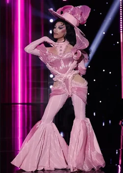 JewelsSparklesPinkLook