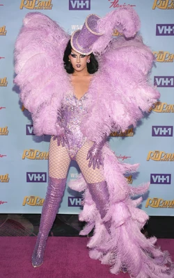 DayaBettyRedCarpetLook