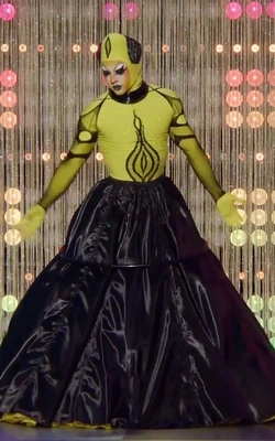 LinaGaloreTwistLook