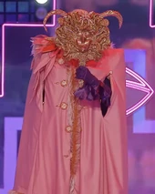 Look de 'La Más del Toro' – La Gran Bruja