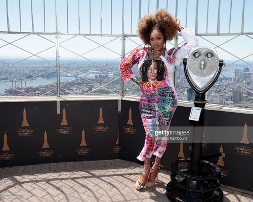 A'KeriaAS6PressWeekLook