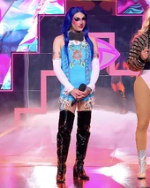 Episode 9 Lip Sync Look