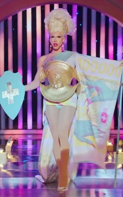 TessaTesticleLocalCurrencyLook