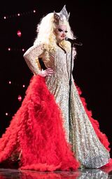 The Art of Drag Look