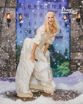 TheOnlyNaomyFairyTalePhotoshoot.jpg (295 kB) The Only Naomy