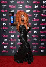 Finale Viewing Party Look