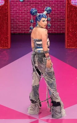 DenimEntranceLook