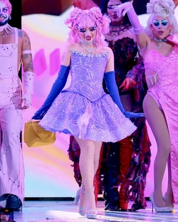 HiddenMistakeLMD6PurpleCarpetLook