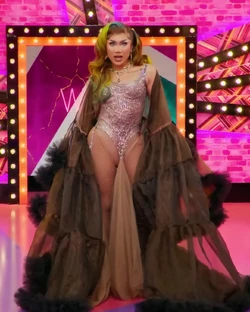 ZahirahZapantaEntranceLook