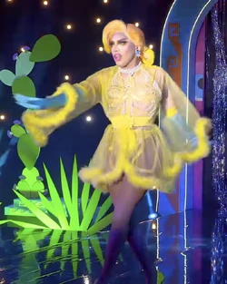 HuntyyBTalentShowLook1