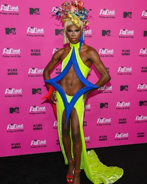LuxxNoirLondonS15PremiereLook