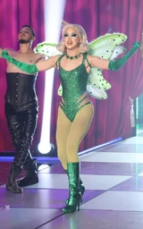 WillowRusicalLook.jpg (145 kB) Look de "Moulin Ru: The Rusical" – Green Fairy