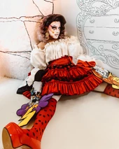 Look no emitido de 'Muñeca española'