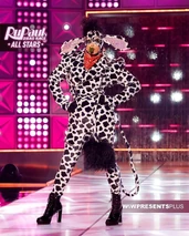 AlexisMichelleLegendDairyQueenLook.jpg (258 kB) Look de 'Legend-Dairy Queens'