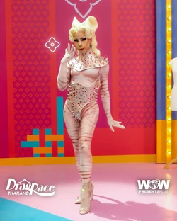 FrankieWongaEntranceLook