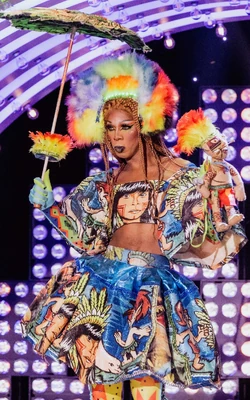 ShannonSkarlletBate-bolaLook