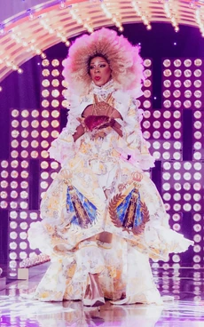 ShannonSkarlletRootsLook