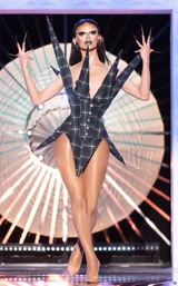 Look de 'Campfire Couture'