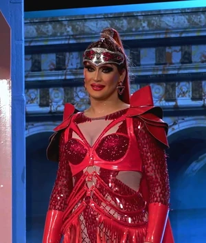 AngelinaBeeGuerreraEspartanaLook1