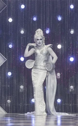 Coronation Eleganza Look