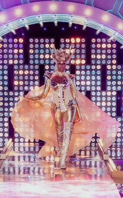 KellyHeeltonFutureMeLook