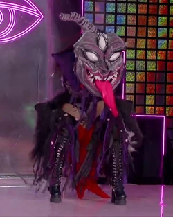 RebelMörkHornedLook1