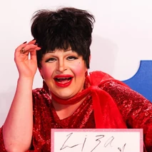 HannahSnatchGameLook.jpg (303 kB) Look del Snatch Game – Liza Minnelli