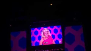 Live reactions to Shangela vs Trixie-0