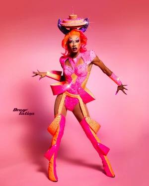 QueenAndrewScottEpisode2Look