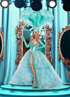 AshleyMadisonMardiGrasLook