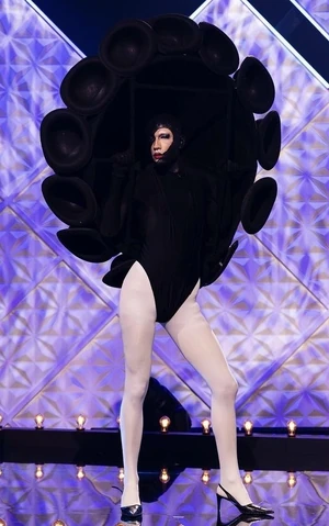 DragCouenneSurrealismLook