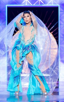 MarinaSummersLadyPrinceCharmingLook