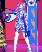 TulsaLipSyncDuelLook.jpeg (398 kB) Look del duelo de lip sync