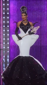 Successor Crowning Look