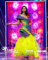 Look de 'First Time's a Charm'