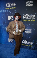 SuzieTootPremiereLook.jpg (57 KB) Premiere Look